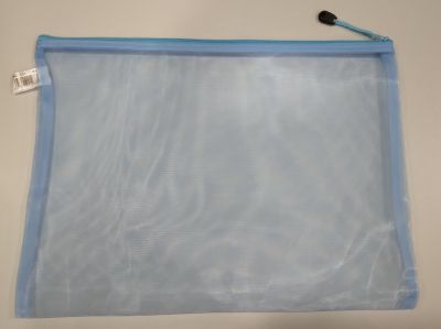 Папка с цип В4, мрежа, светло синя