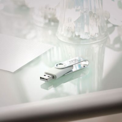 USB памет, 4GB, бяла